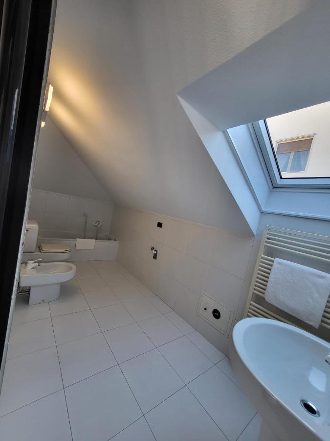 Apartamento Attico Dei Castelli Verbania Exterior foto